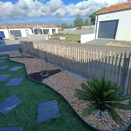 Holiday home Apb Locations Avec Jacuzzi Privatif