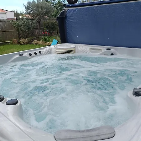 Apb Locations Avec Jacuzzi Privatif 別荘 *