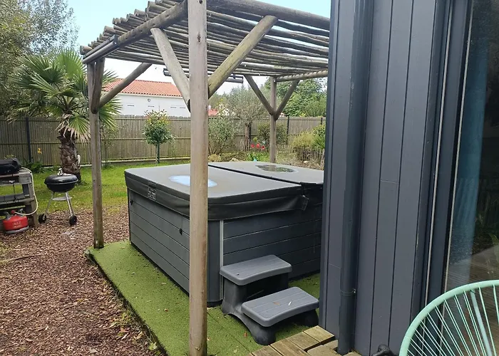 בית נופש Apb Locations Avec Jacuzzi Privatif *